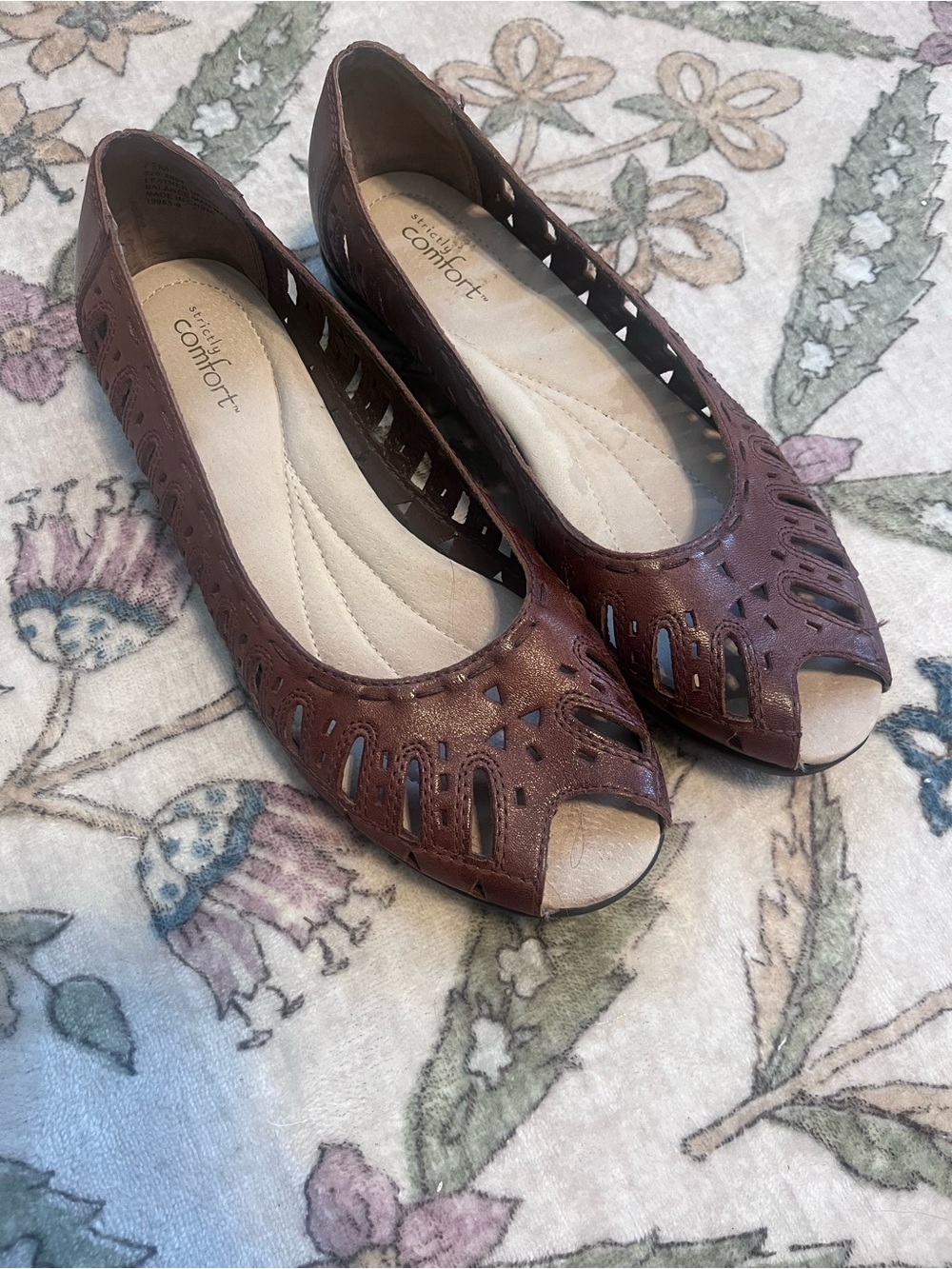 Strictly comfort leather flats